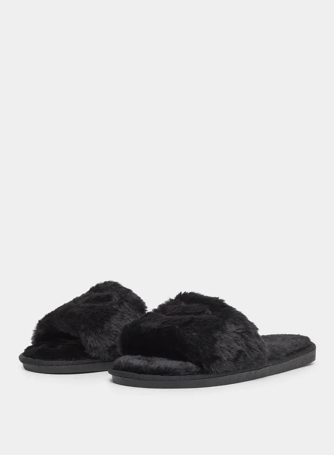 تايك تو شبشب سادة مزين بقلب